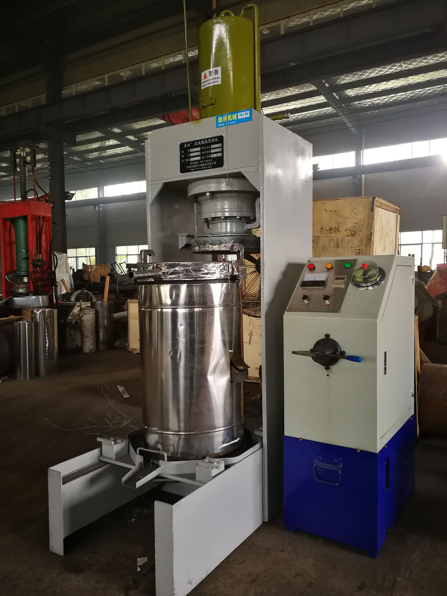 不銹鋼超高壓立式液壓壓榨機，果汁壓榨機，果渣壓榨機，藥材壓榨，油渣處理，白土壓榨
